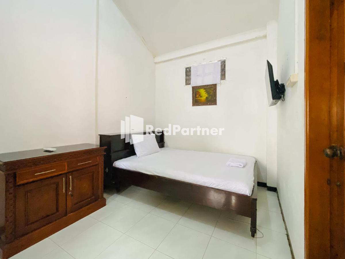 Hotel Griya Dalem Syariah Redpartner à Sorabaya Extérieur photo